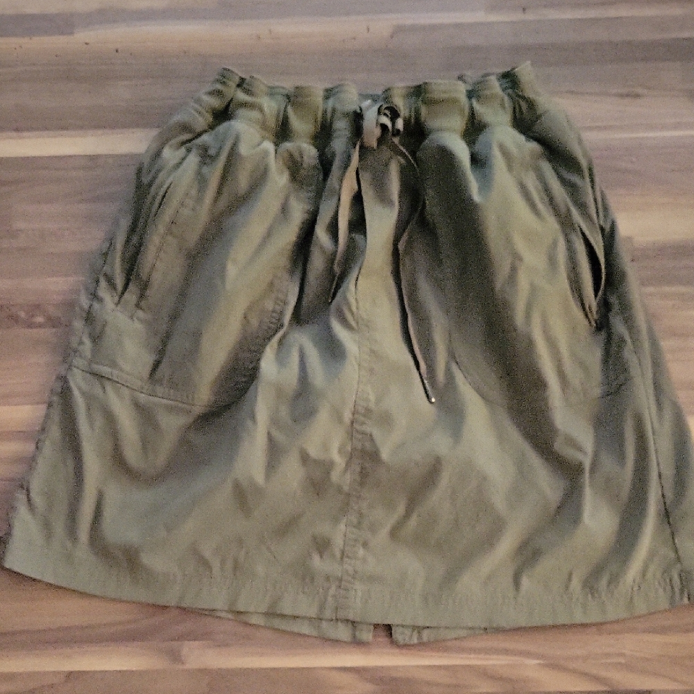 L.L. Bean Olive Green Women's Skort Medium